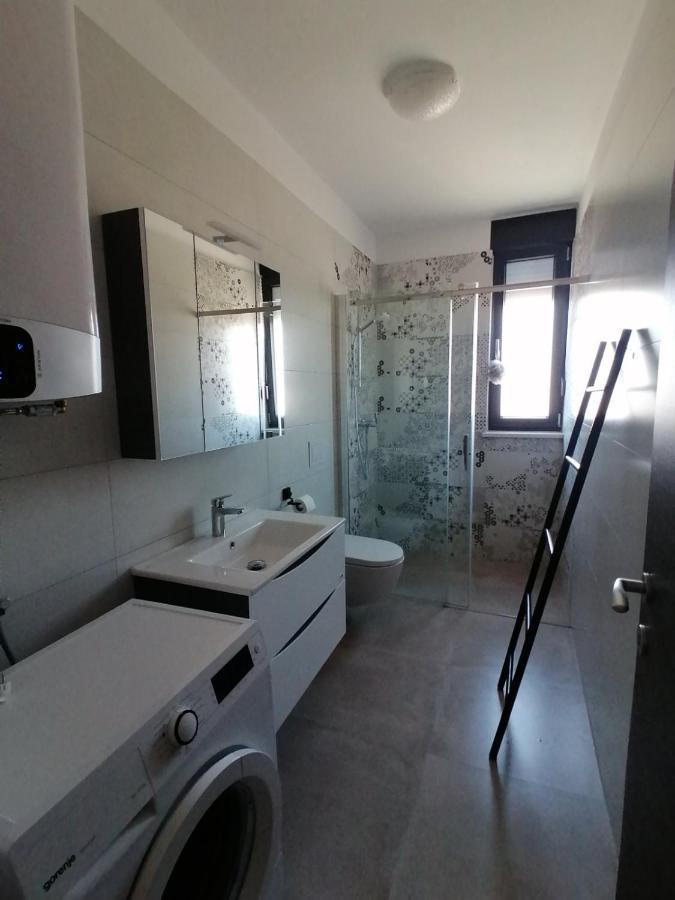 Enjoy Pula - New Apt With Terrace And Free Parking Garage Экстерьер фото
