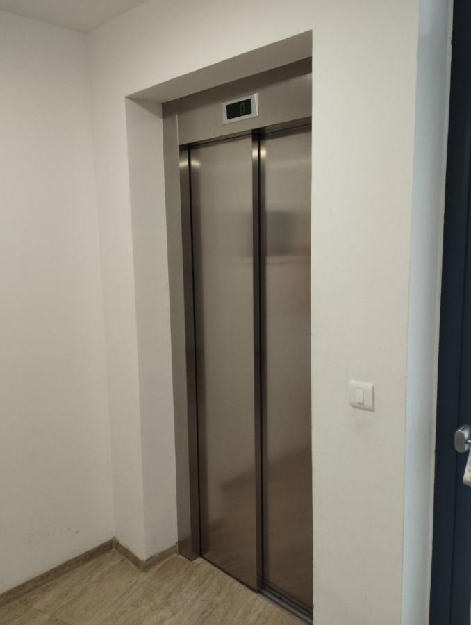 Enjoy Pula - New Apt With Terrace And Free Parking Garage Экстерьер фото