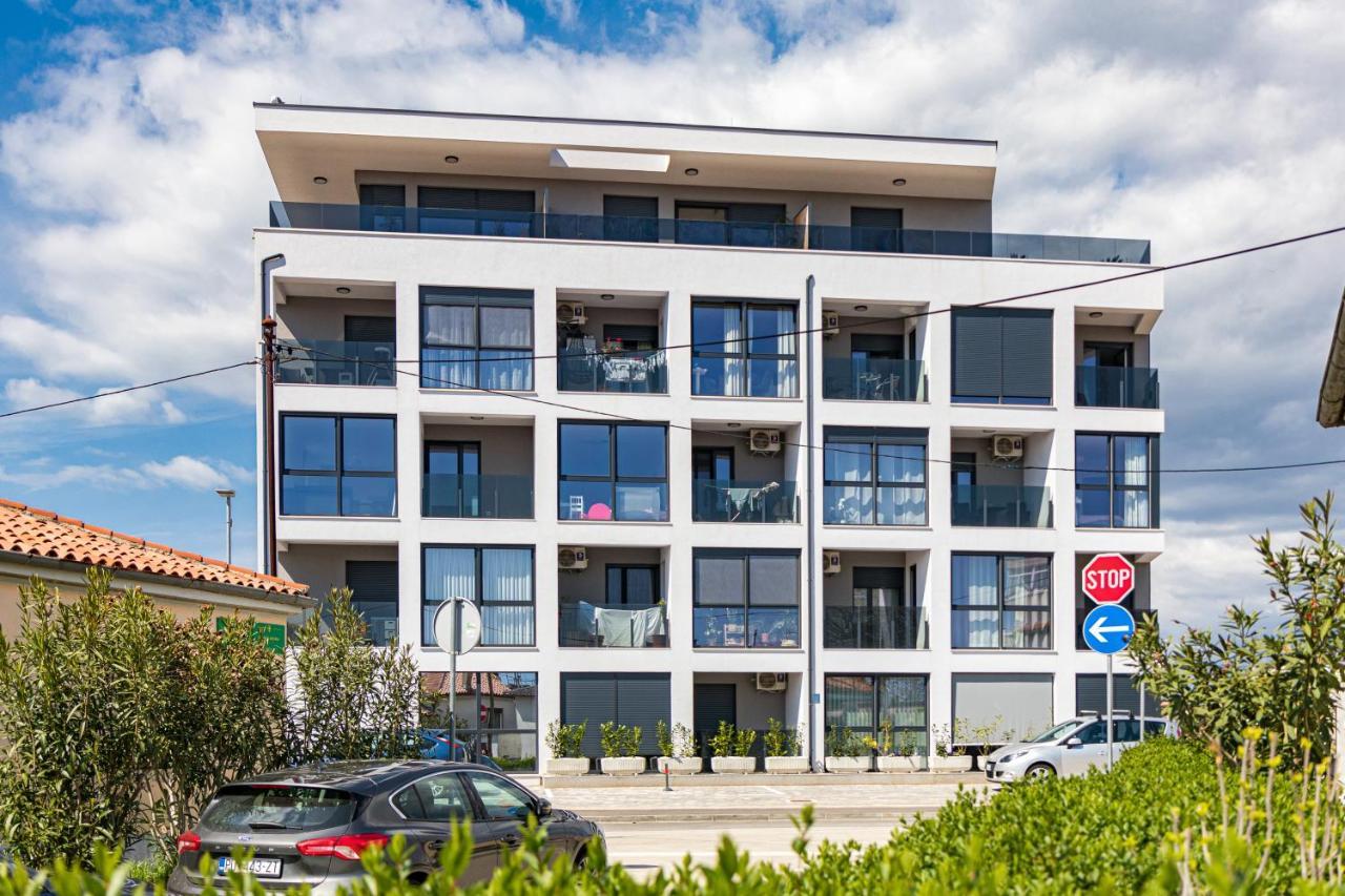 Enjoy Pula - New Apt With Terrace And Free Parking Garage Экстерьер фото