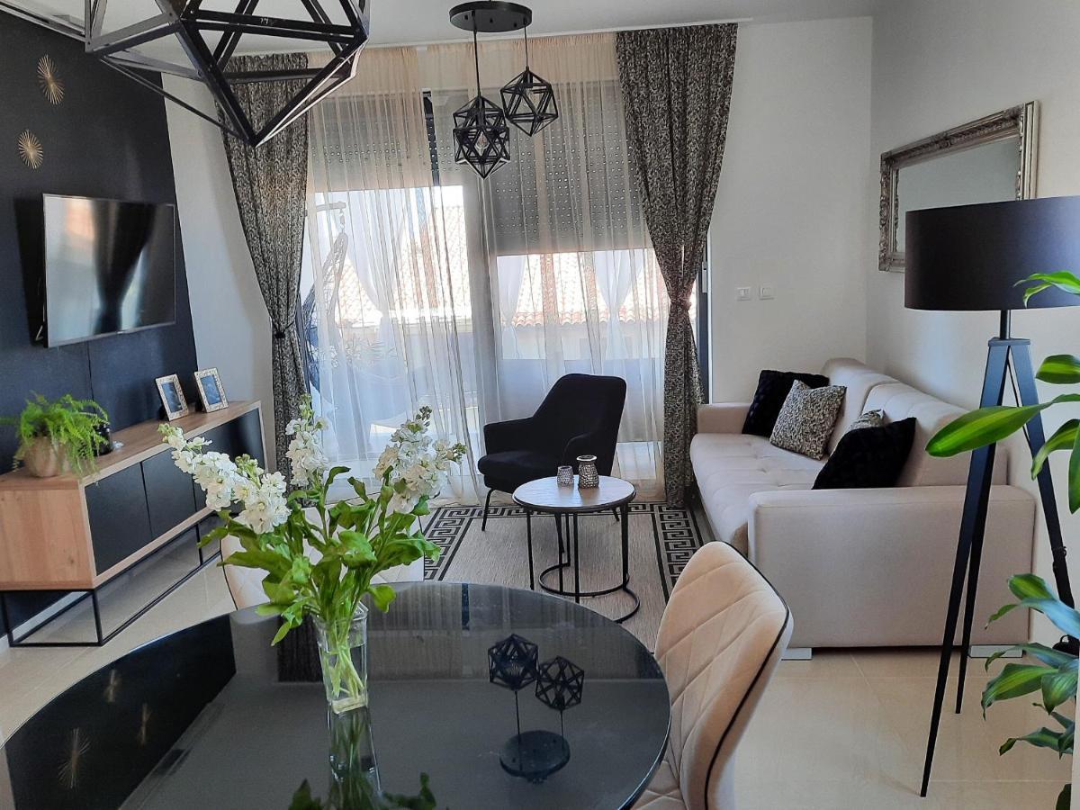 Enjoy Pula - New Apt With Terrace And Free Parking Garage Экстерьер фото